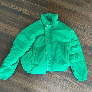 Green puffer jacket in excellent condition —warm and wearable!